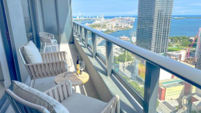 Stylish One Bedroom steps from Kaseya Center & Port of Miami- daily resort fee and parking not included